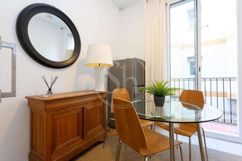 Central Gracia Studio - Walk to Passeig de Gràcia