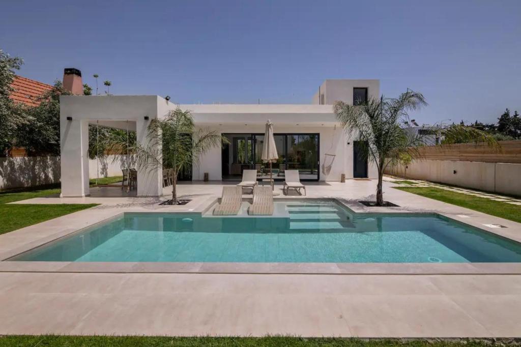 Πισίνα στο ή κοντά στο Villa Kala Loutraki - Private Pool & Sauna I Beach