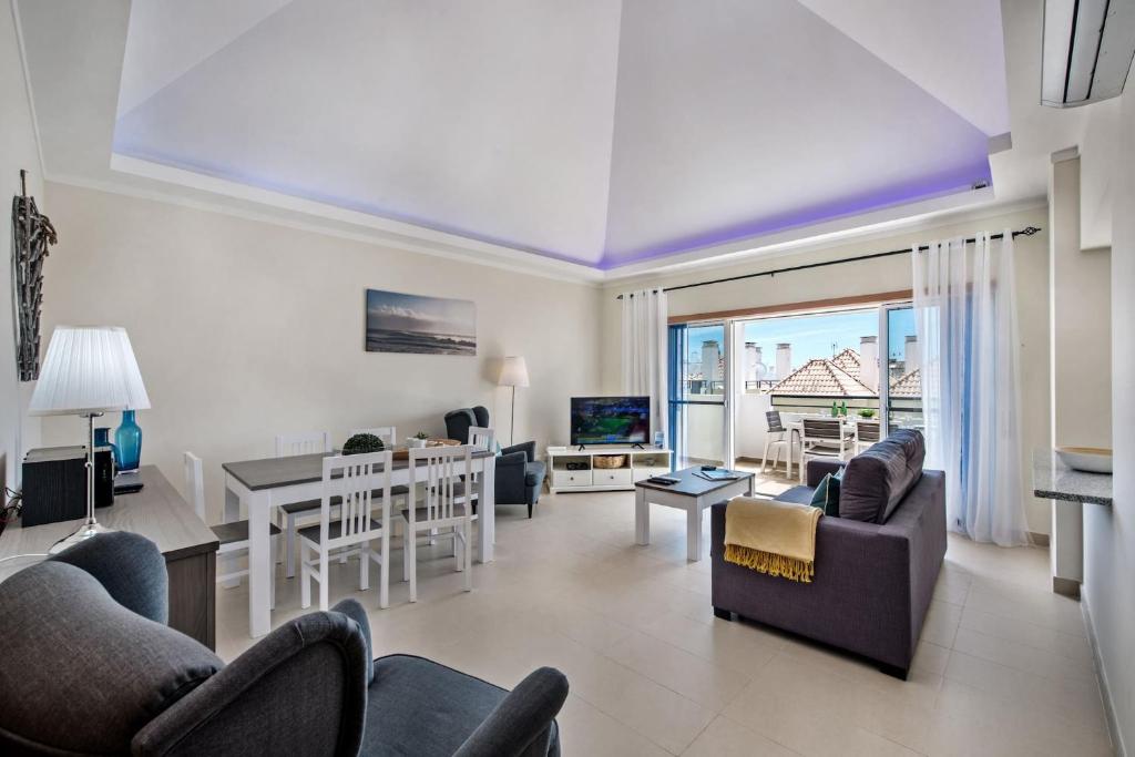 Picture of Apartment Azul-chic Penthouse With Sun Deck & Pool, Cabanas de Tavira ...