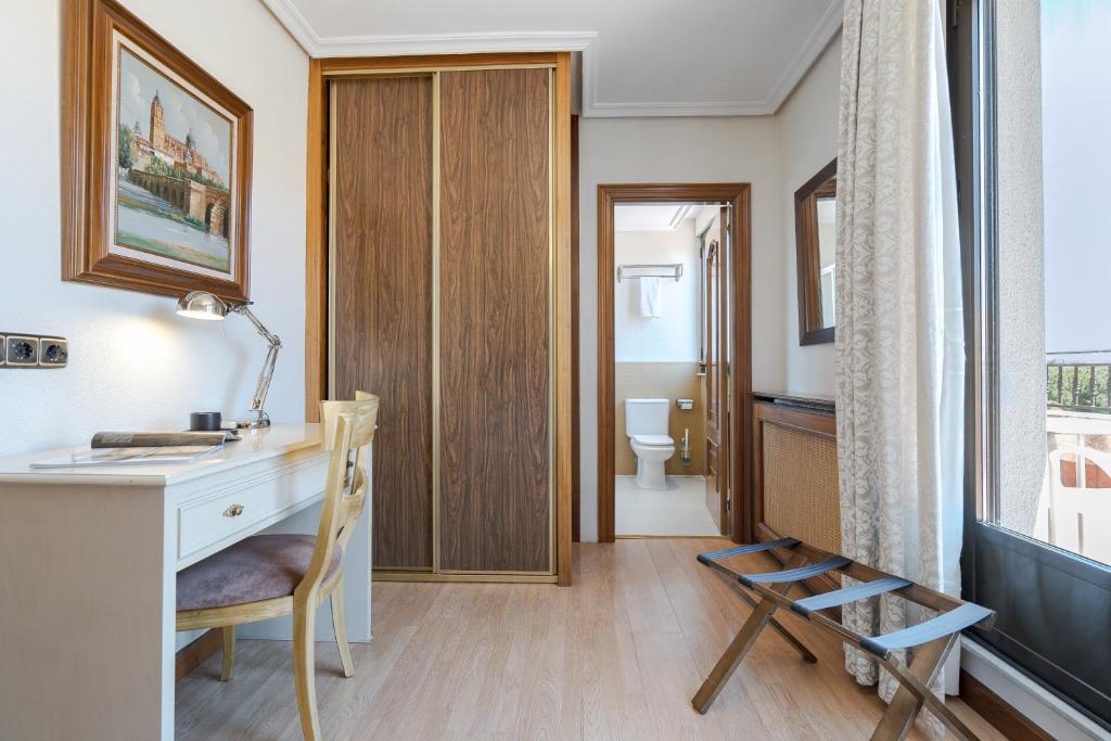 Kuchyň nebo kuchyňský kout v ubytování Hotel Eurowest