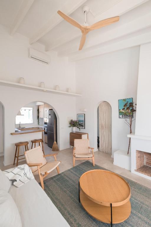 A seating area at BiniVento- Lovely villa with pool near the beach