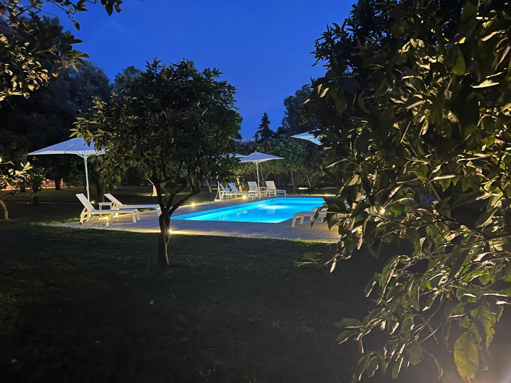 Bazén v ubytování Villa Tuzzo nebo v jeho okolí