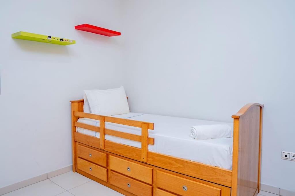 Postel nebo postele na pokoji v ubytování Nice And Modern with king size bed