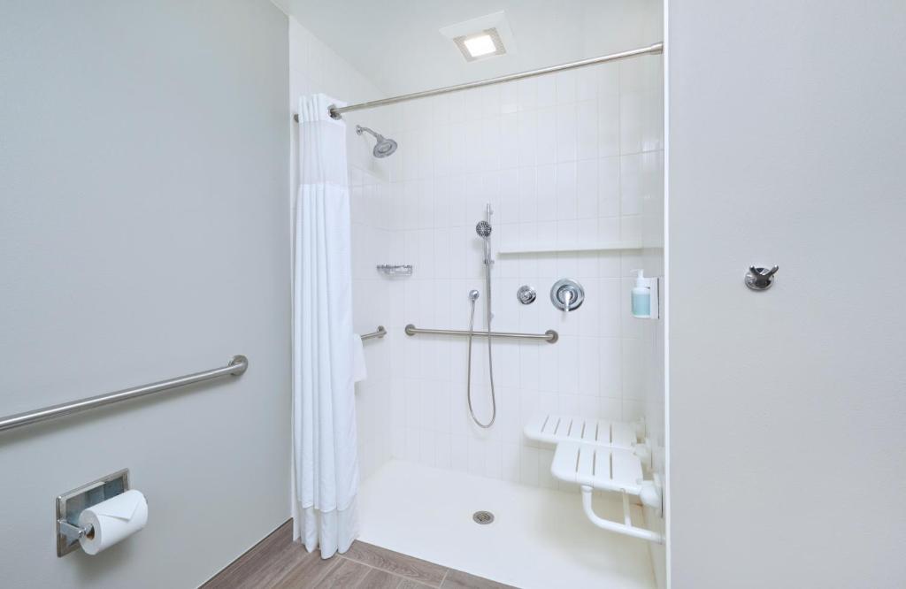 Courtyard by Marriott Oahu North Shore - 客房，1国王