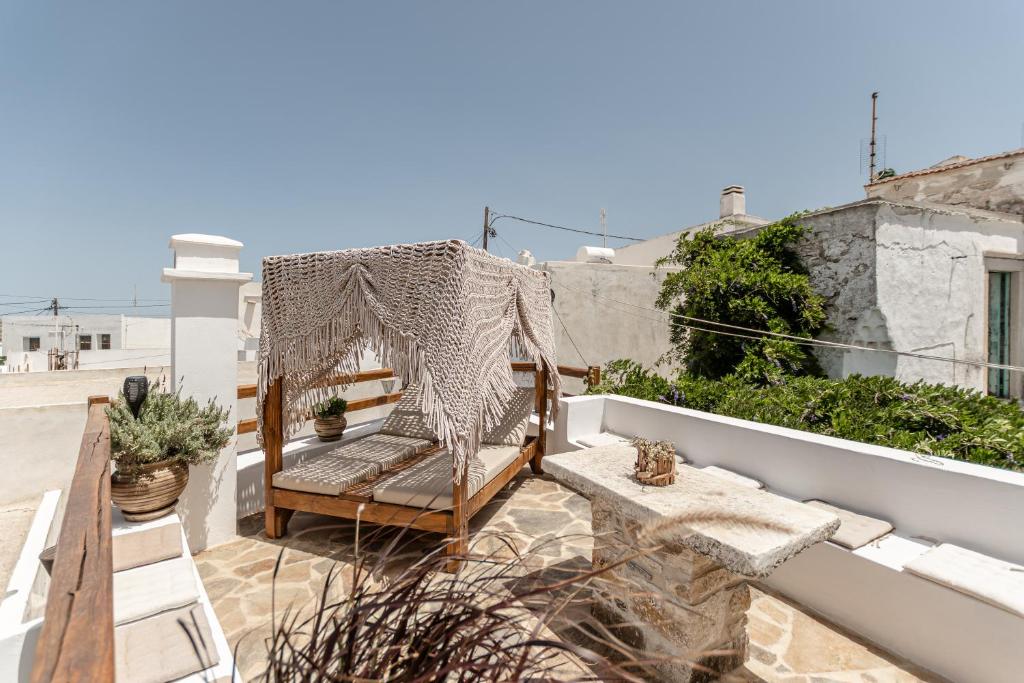 A balcony or terrace at Memorias Sangri Naxos