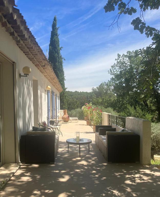 Patio nebo venkovní prostory v ubytování Villa Paradis des Oréades