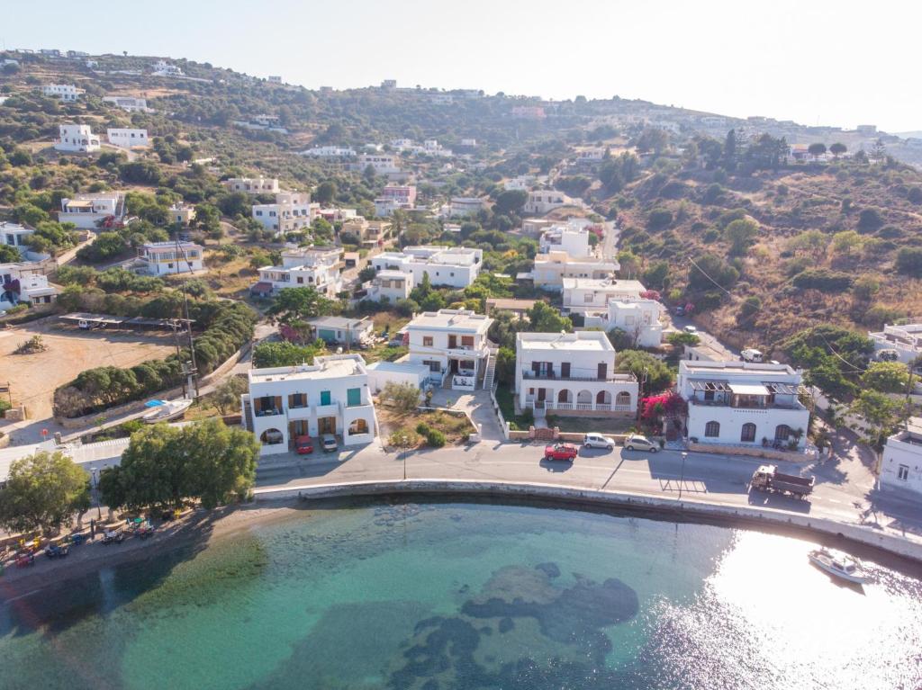 Gallery image of Siridaki Holiday home 3 bedroom by the beach in Agia Marina