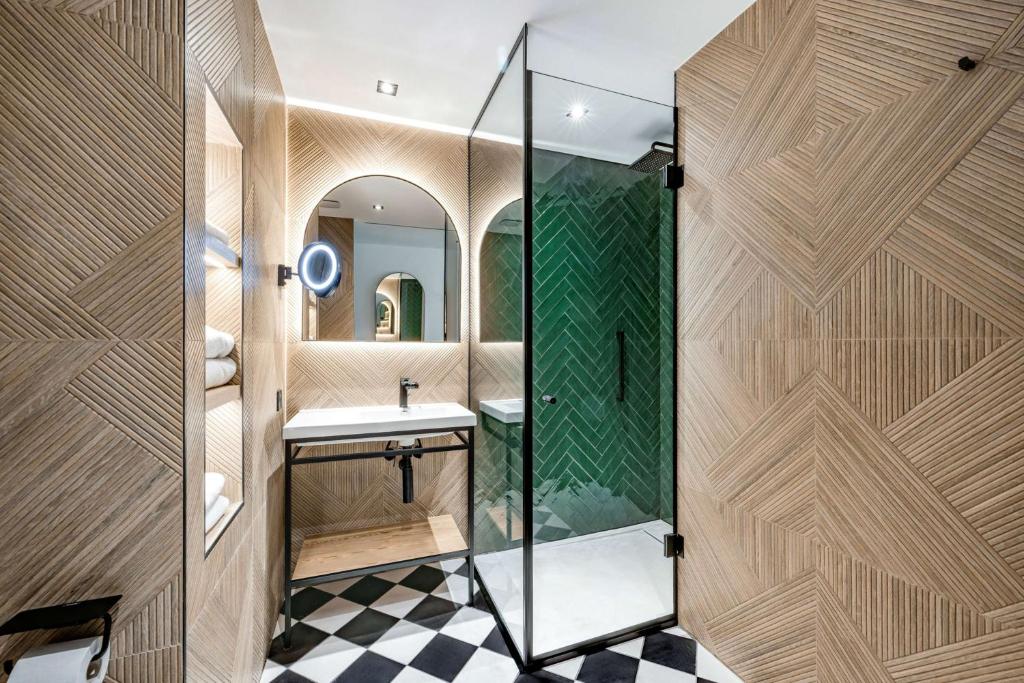 Doubletree By Hilton Nice Centre Iconic - Resim 15