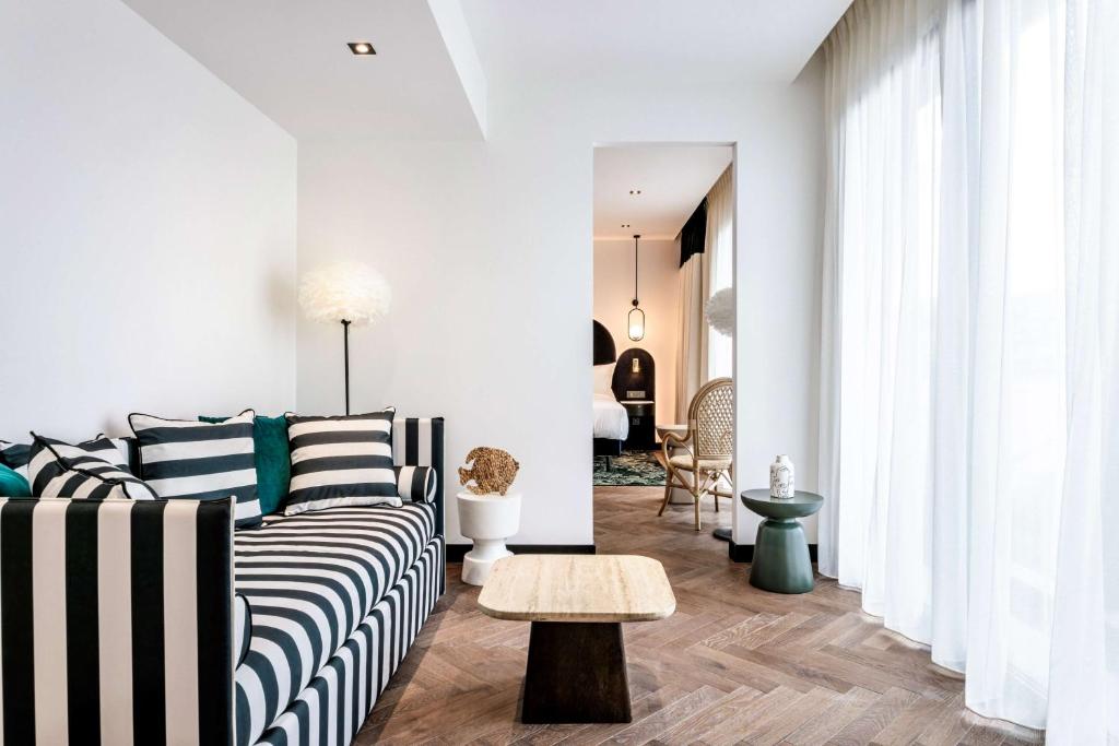 
One-Bedroom King Suite
