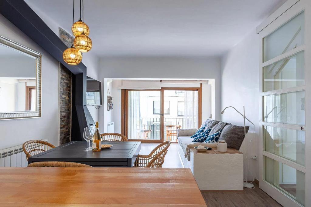 Fotografia z galérie ubytovania Spacious apartment with city view in Llafranc - 98 m² v destinácii Llafranc