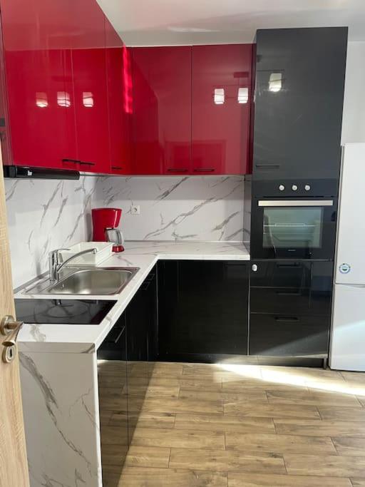 Cozy Apartment in Varna with Parking