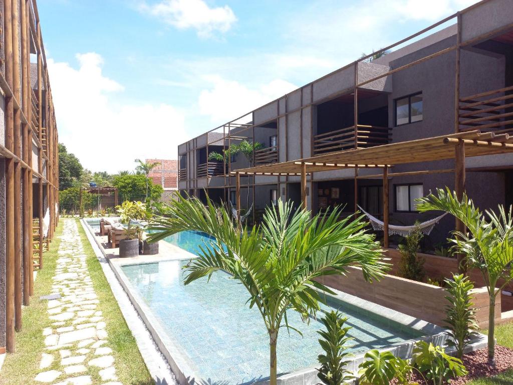 A piscina localizada em Villa Kamby Acomodações Rota dos Milagres ou nos arredores