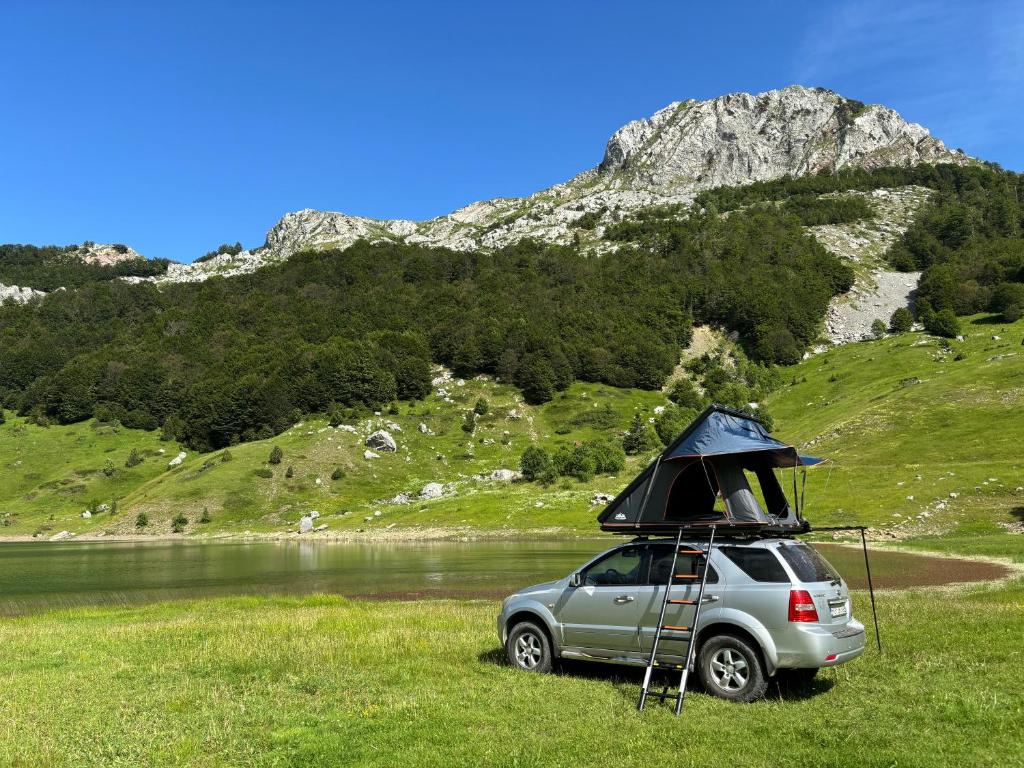 Příroda nedaleko luxury tent