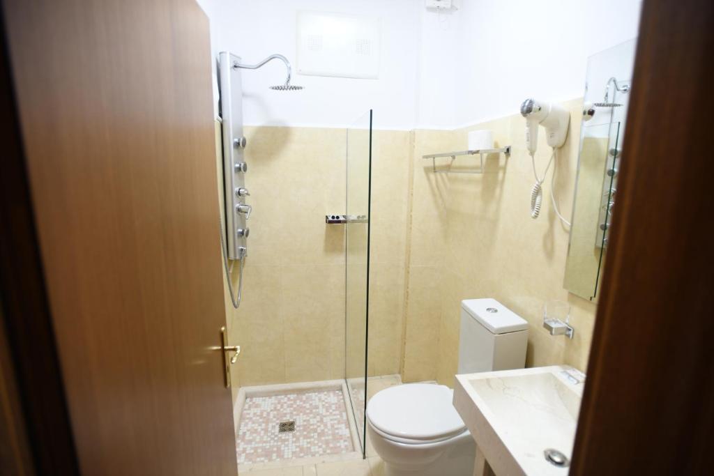 Bany a Hotel Gega