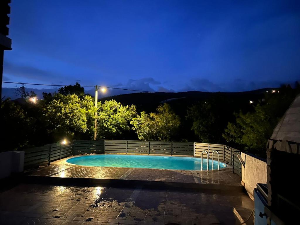 Bazén v ubytovaní Studio Apartments MT alebo v jeho blízkosti