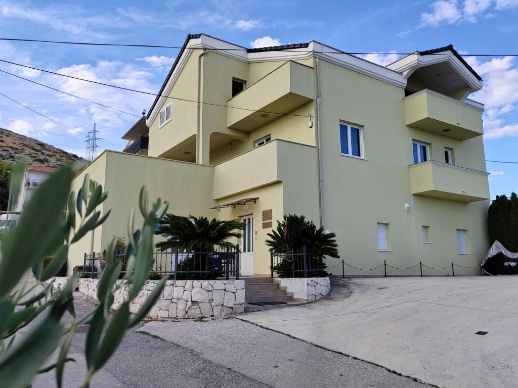 Budova, kde se apartmán nachází