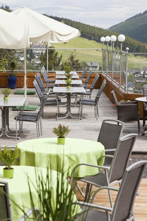 Nespecifikovaný výhled na hory nebo výhled na hory při pohledu z hotelu