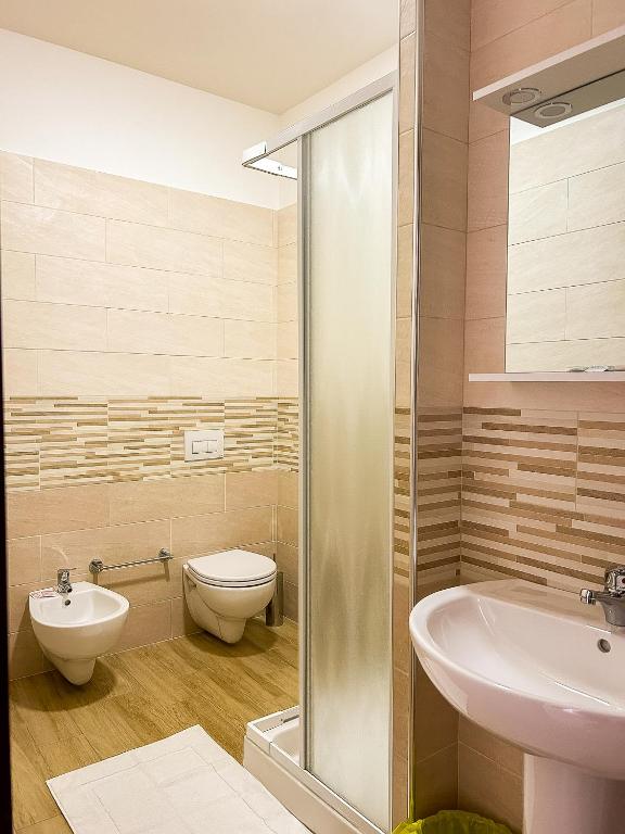 Koupelna v ubytování B&B LE LUCI CAMERA IN ATTICO GRAN VISTA interno 4 rose bianche