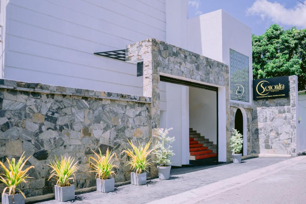 Hotel Senondra - Housity