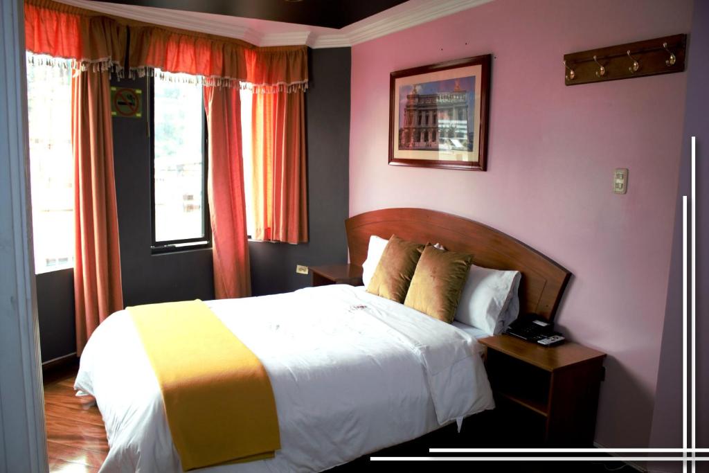 Postel nebo postele na pokoji v ubytování HOTEL MADURAI