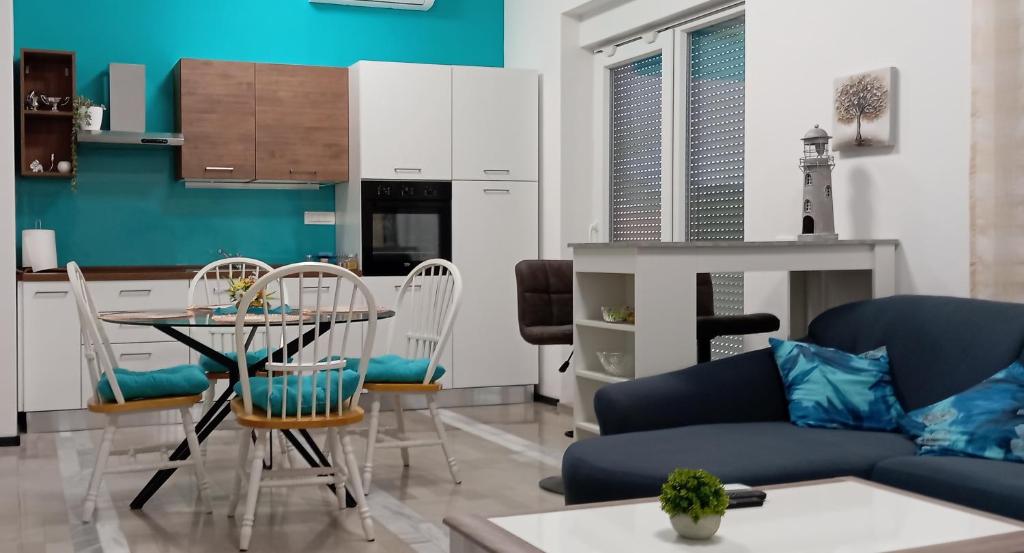 Η κουζίνα ή μικρή κουζίνα στο Mia apartman