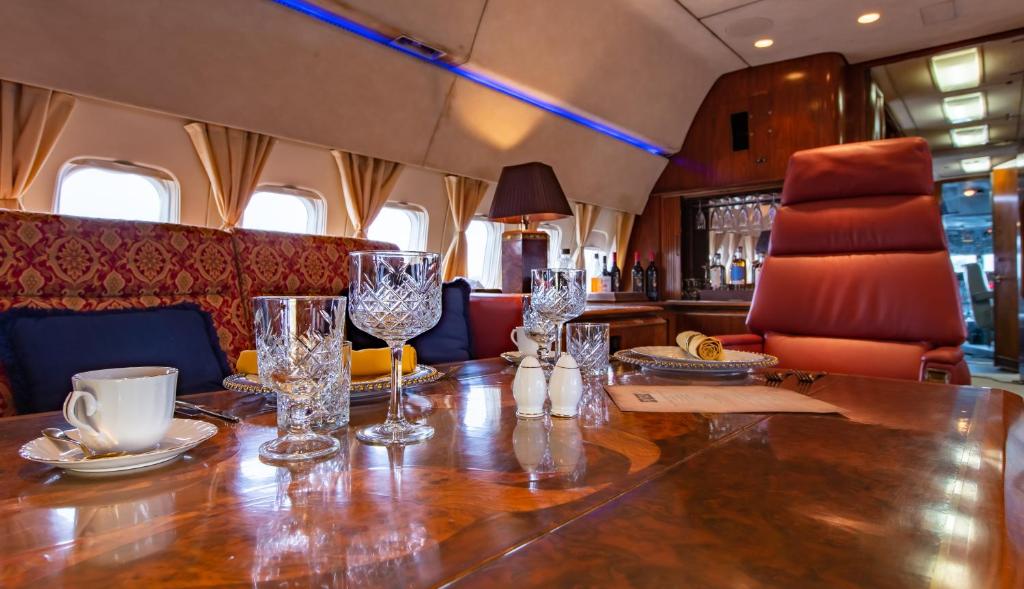 Nápoje v ubytování Boeing 727 Airliner Private Jet