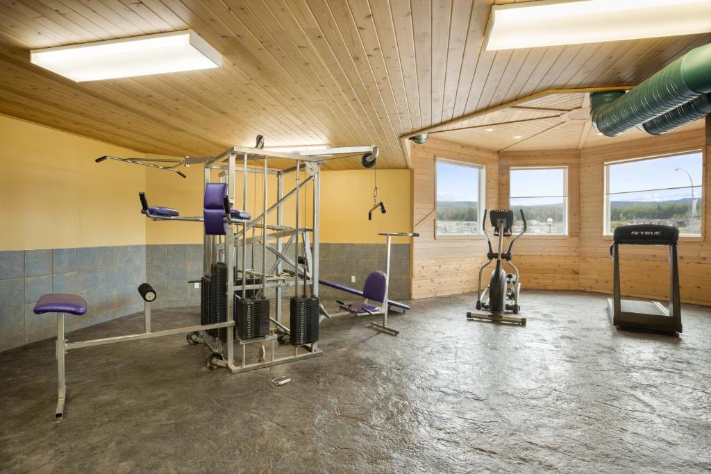 Fitness centrum a/nebo fitness zařízení v ubytování Days Inn by Wyndham Hinton