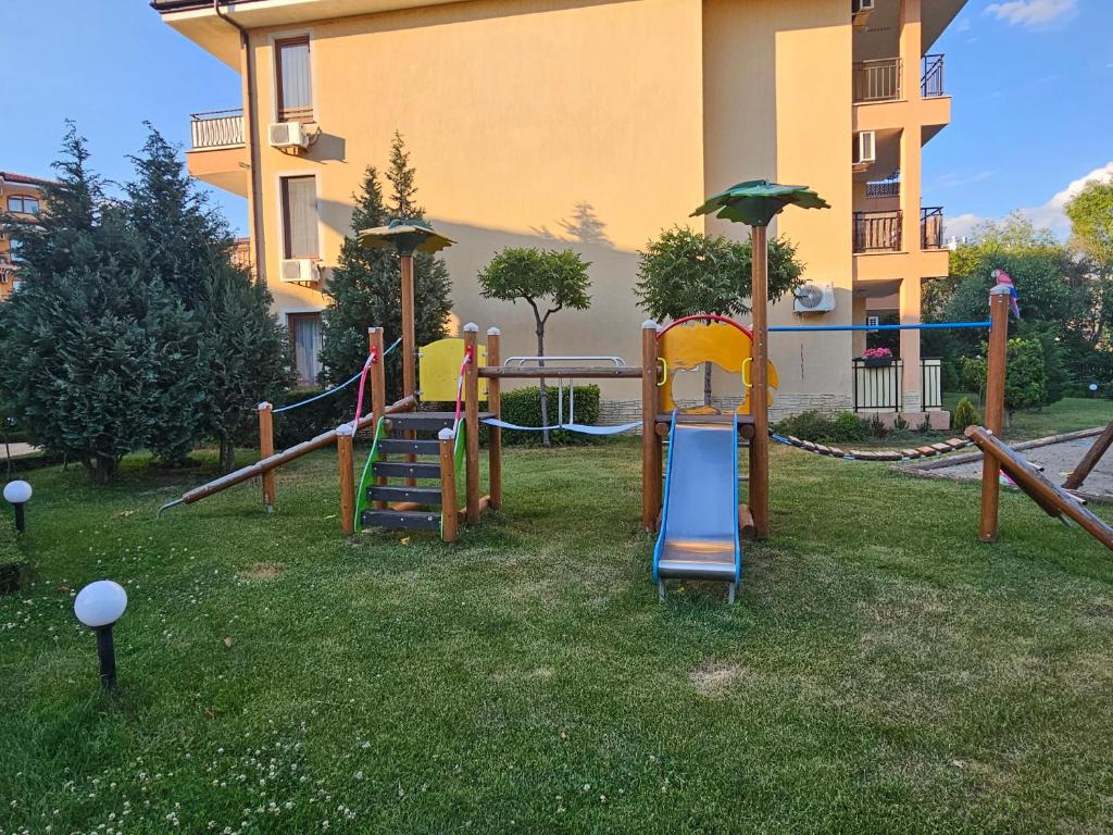 Herní místnost nebo prostor pro děti v ubytování Apartments Anna on Saint Vlas