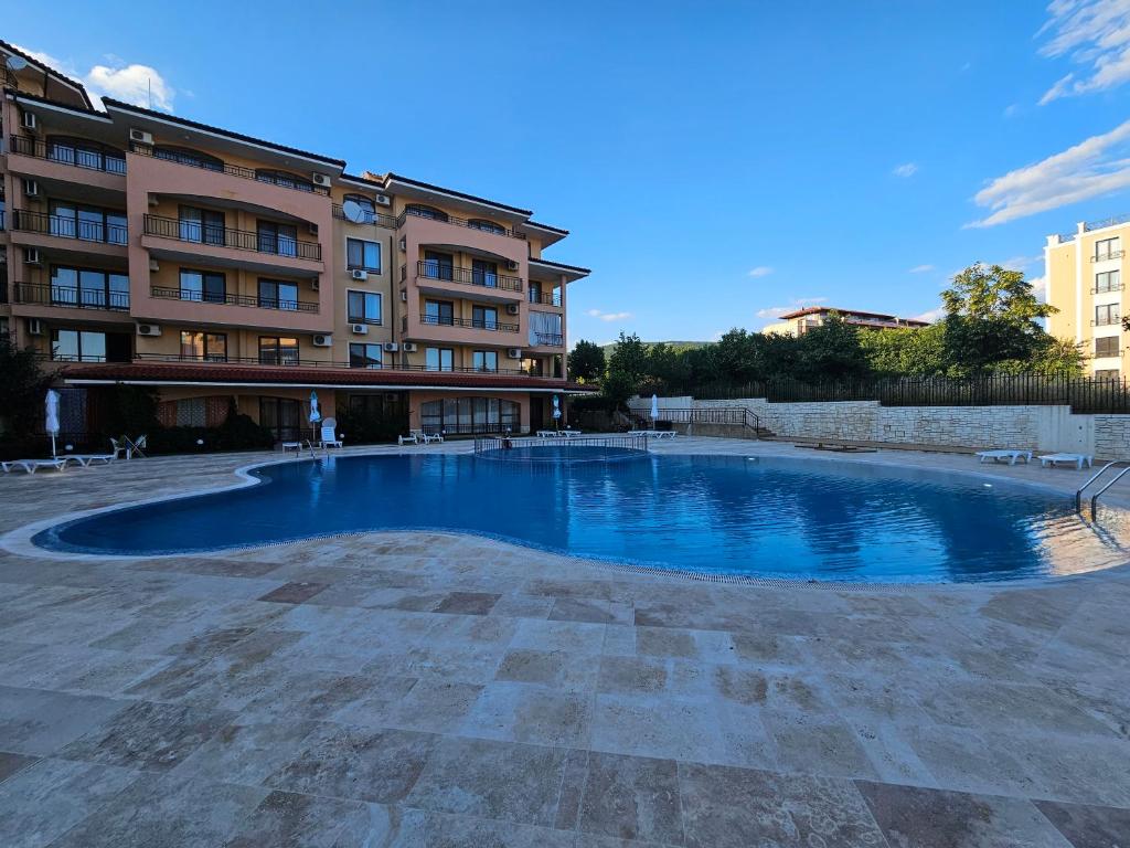 Bazén v ubytování Apartments Anna on Saint Vlas nebo v jeho okolí