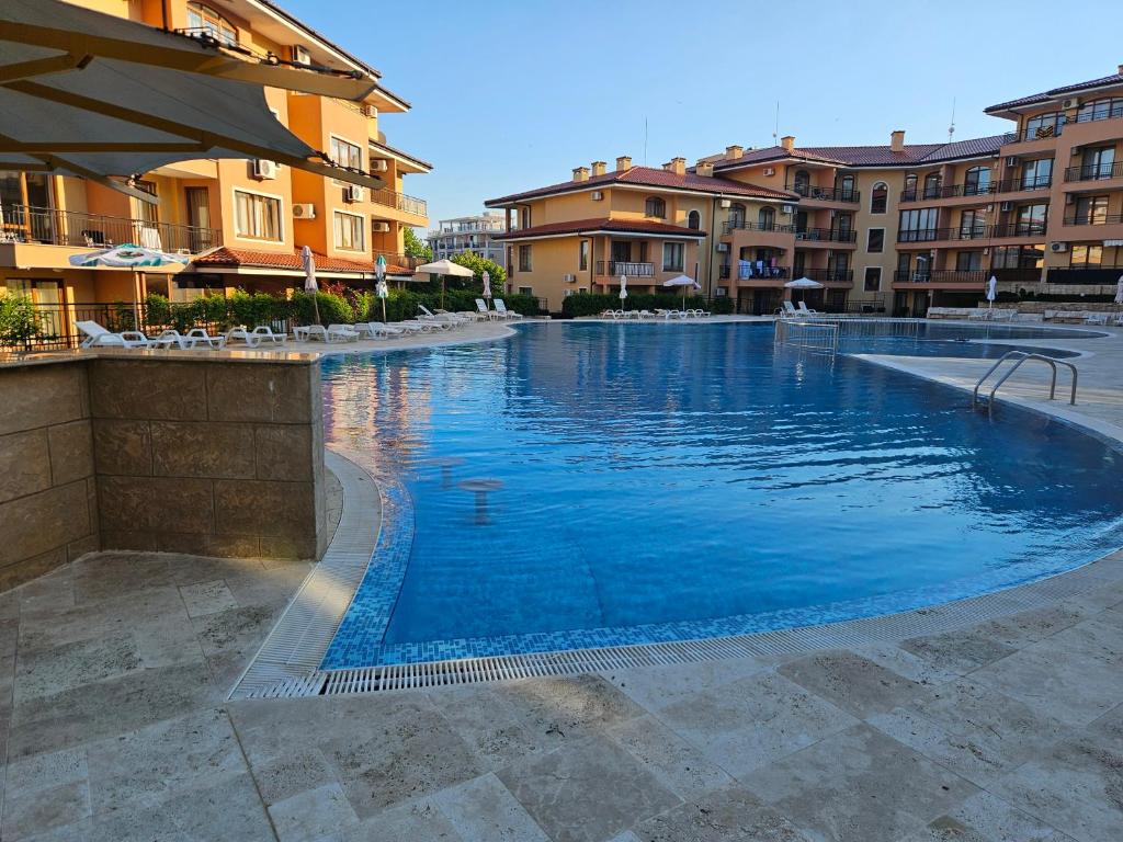 Bazén v ubytování Apartments Anna on Saint Vlas nebo v jeho okolí