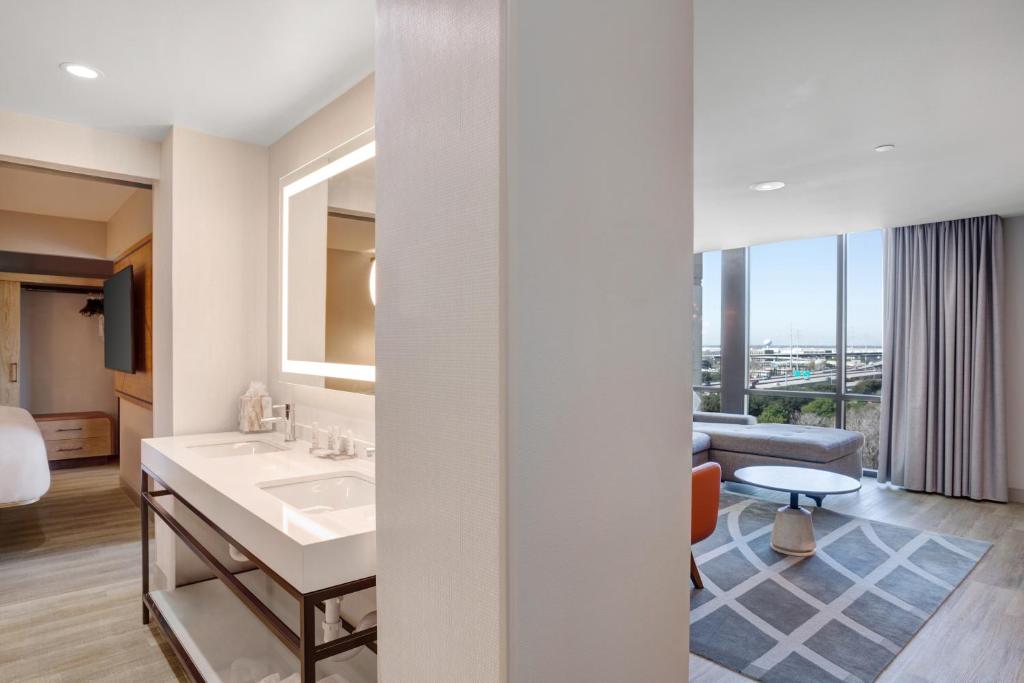Houston Marriott North - 