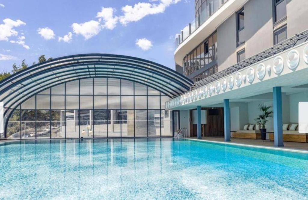 فضای داخلی 5 star king david hotel apartment tbilisi در تفلیس - تصویر ۳