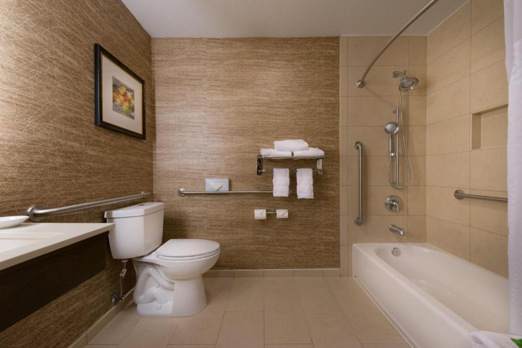 Holiday Inn Express & Suites Pasadena - Los Angeles, an IHG Hotel - 