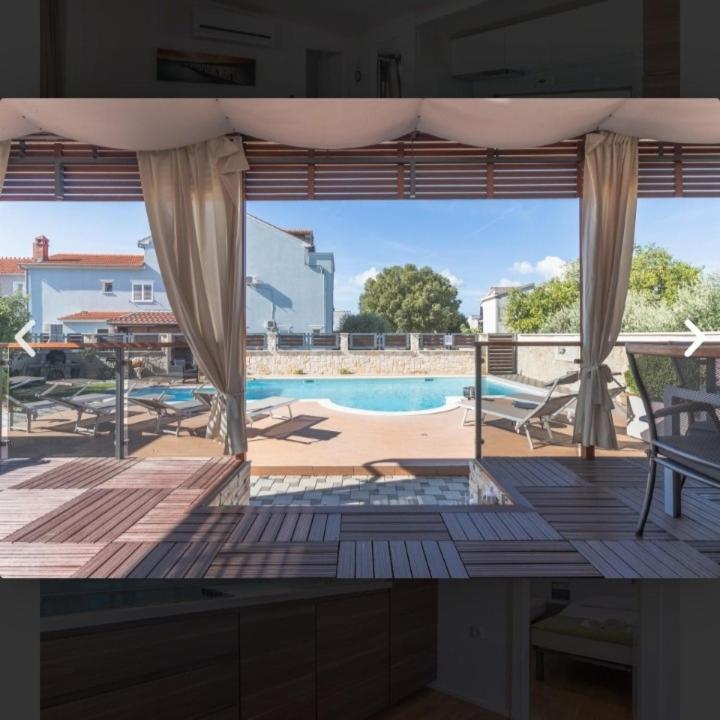 Bazén v ubytování Tomica Apartments with Pool nebo v jeho okolí
