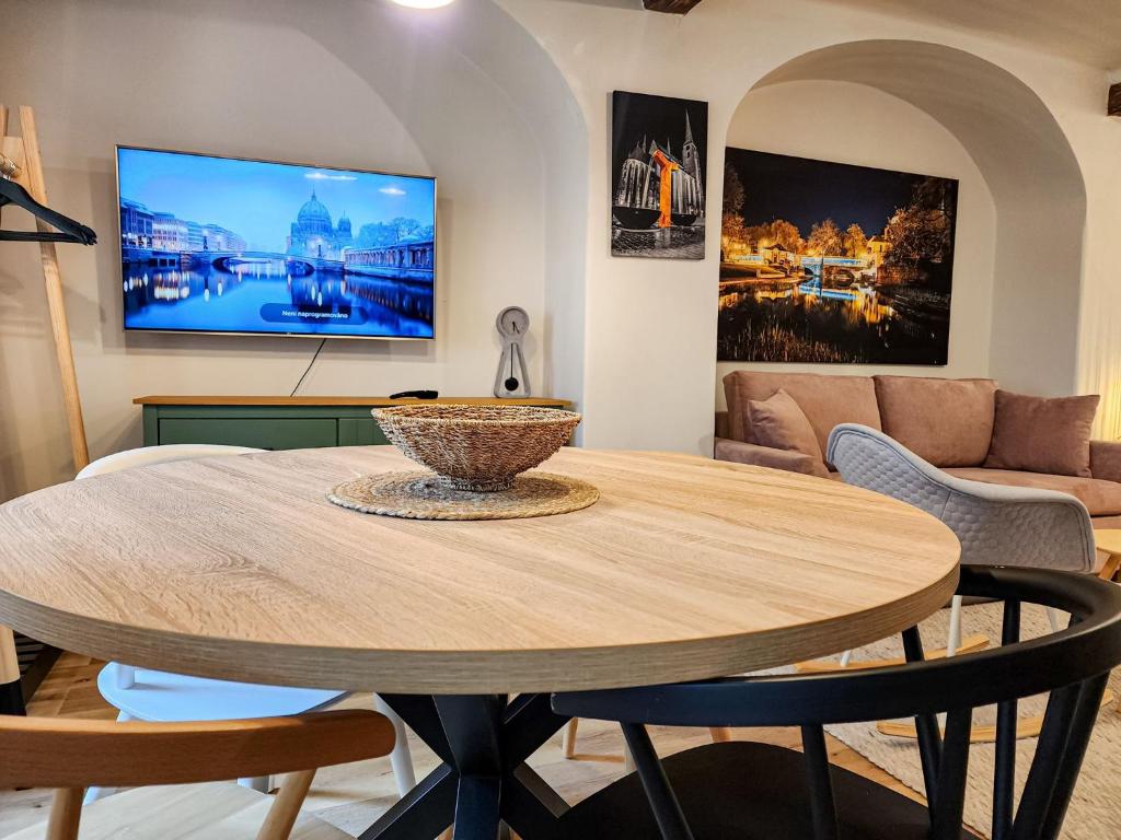 TV a/nebo společenská místnost v ubytování Apartmány Rangifer