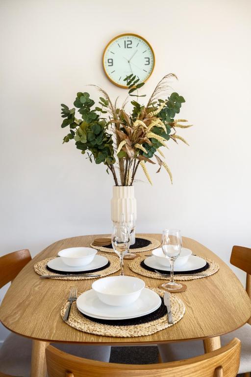 Elegant Living by Middleton Park, Fully Equipped - Resim 18