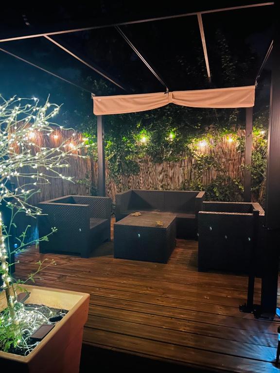 Posedenie v ubytovaní Loft ravissant avec parking gratuit