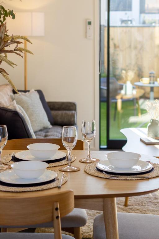 Elegant Living by Middleton Park, Fully Equipped - Resim 22