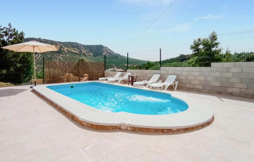 O vedere generală la munți sau o vedere la munte luată de la această casă de vacanță