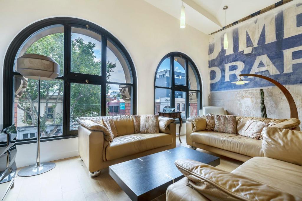 O zonă de relaxare la Milan meets New York in vibrant Richmond precinct