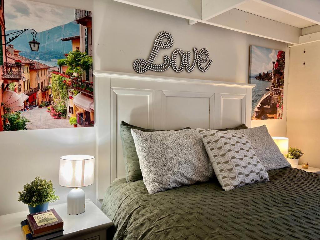 Postel nebo postele na pokoji v ubytování Affordable Luxury Room