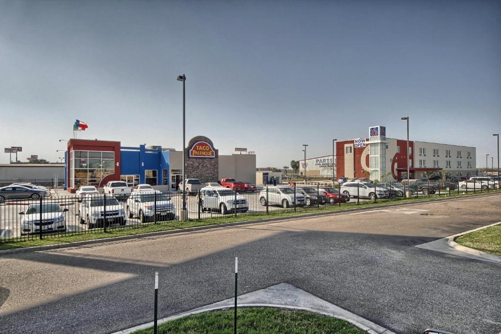 Fotografie z fotogalerie ubytování Motel 6-Weslaco, TX v destinaci Weslaco