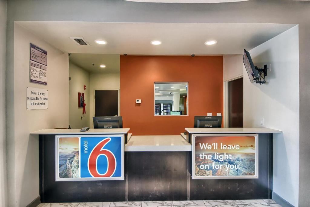 Vstupní hala nebo recepce v ubytování Motel 6-Weslaco, TX