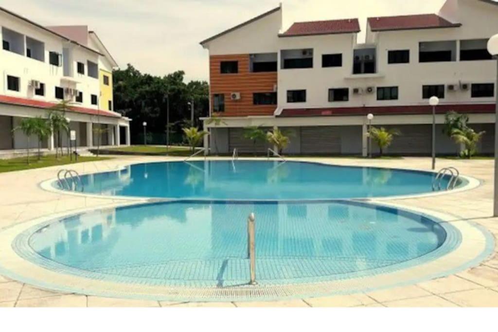 Bazén v ubytování 39 Lot 10 Pangkor Leisure Beach Studio nebo v jeho okolí
