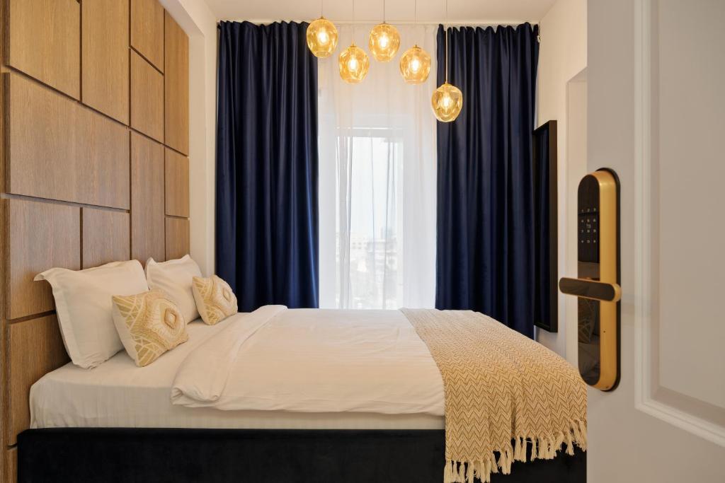 Postel nebo postele na pokoji v ubytování Royal - Luxury Apartment B - Old City - Victoriei
