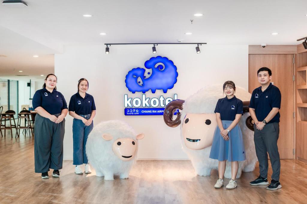 Členové personálu v ubytování Kokotel Chiang Rai Airport Suites