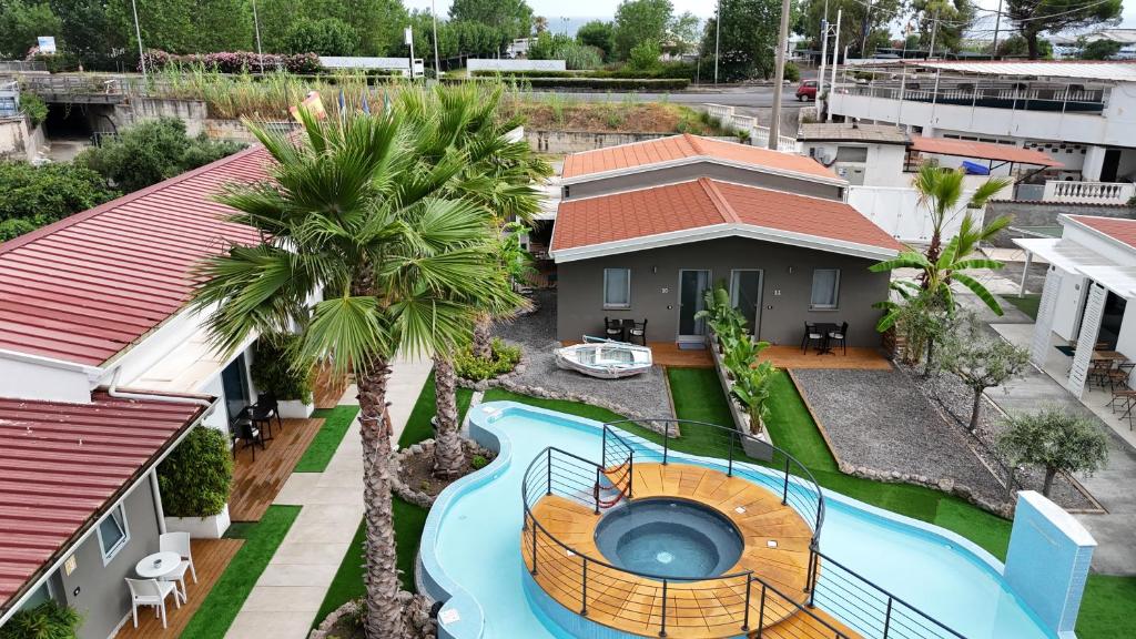 Bazén v ubytování B&B Resort El Bisagrà nebo v jeho okolí