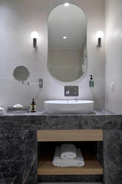 Salle de bains dans l'établissement Princess Resort, Santikos Collection