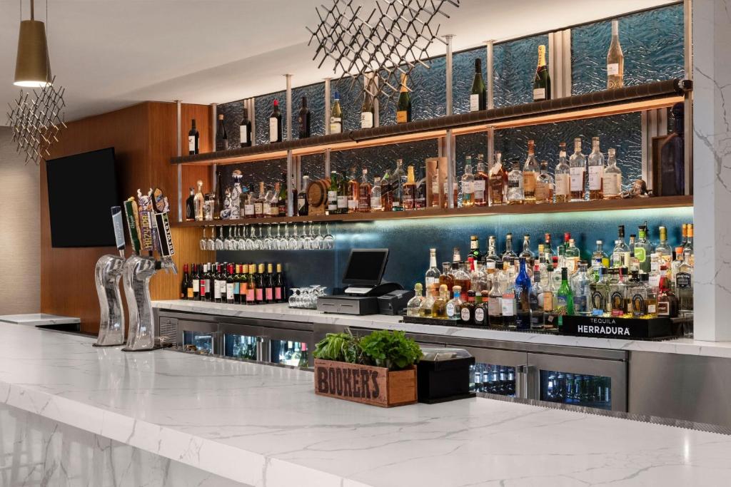 Renaissance Newport Beach Hotel photo
