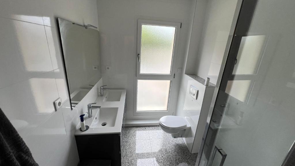 Room with double size bed in Kaysersberg center – photo 8